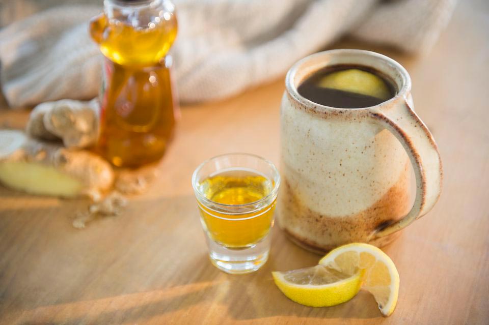 چای زنجبیل و لیمو؛ درمان گلودرد و سرماخوردگی